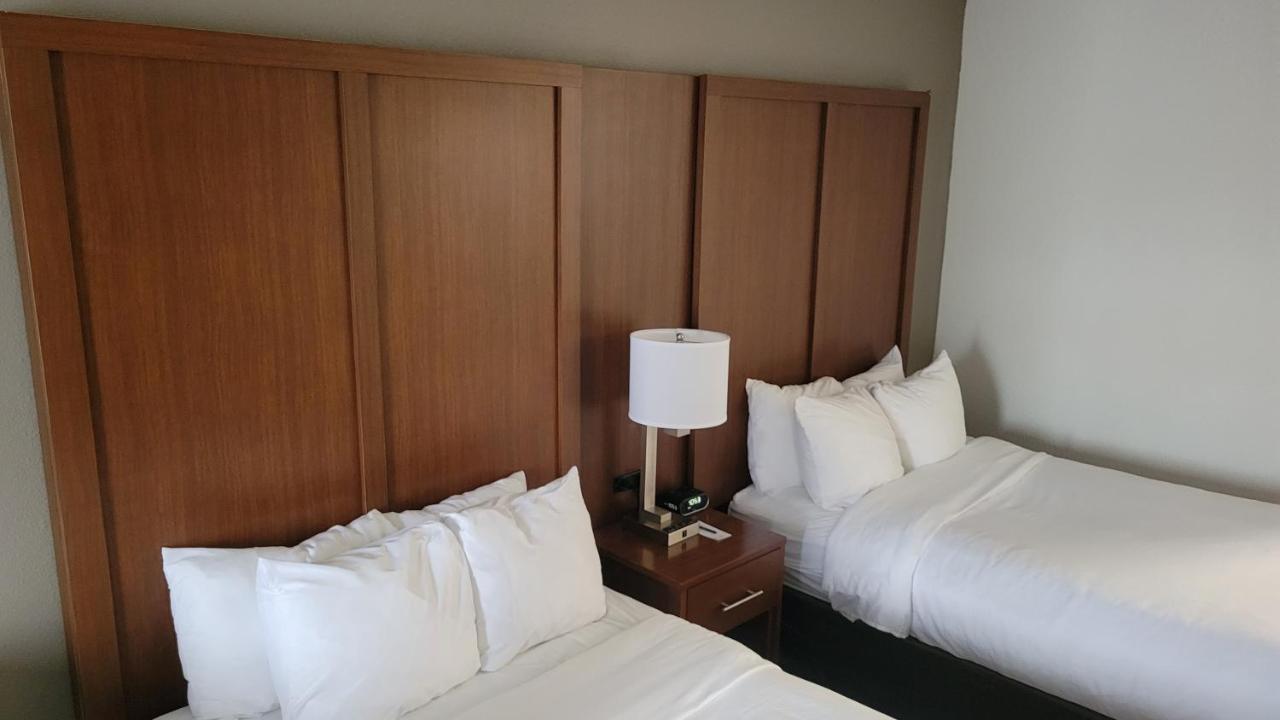 คอมฟอร์ต สวีท Hotel คัมมิง ภายนอก รูปภาพ