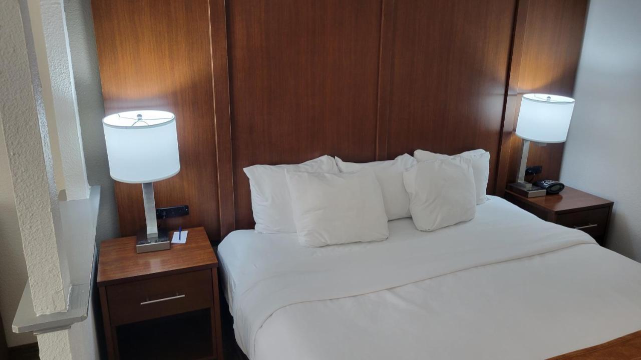 คอมฟอร์ต สวีท Hotel คัมมิง ภายนอก รูปภาพ